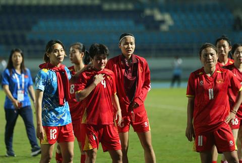 Bóng đá Việt Nam lần đầu thua penalty ở chung kết SEA Games