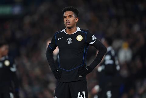 Sao trẻ Estevao của Chelsea chấn thương, vắng mặt trước Newcastle