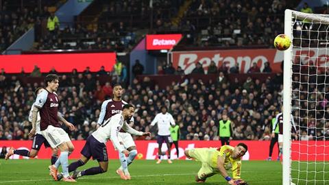 Roy Keane chia sẻ về màn trình diễn của Matheus Cunha trước Aston Villa