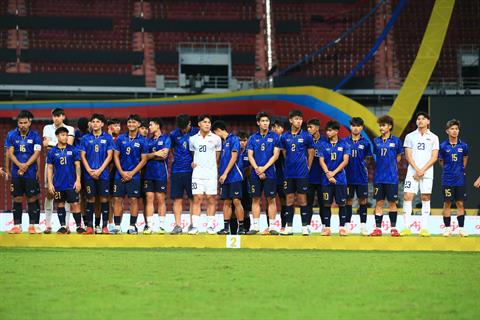 Nhìn lại cú "ăn bốn" khó quên của bóng đá Thái Lan