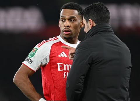 Liverpool được khuyên nên theo đuổi Jurrien Timber của Arsenal