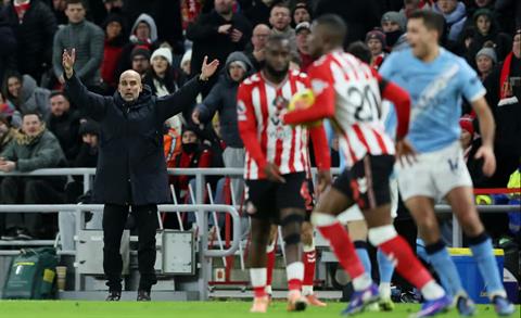 Sunderland biến sân Ánh sáng thành pháo đài
