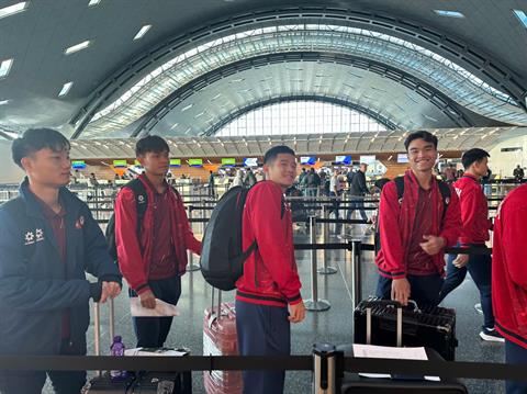 Thầy trò HLV Kim Sang Sik lên đường sang Ả-rập Xê-út dự giải