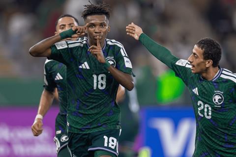 Chủ nhà U23 Saudi Arabia thắng nhọc ngày ra quân