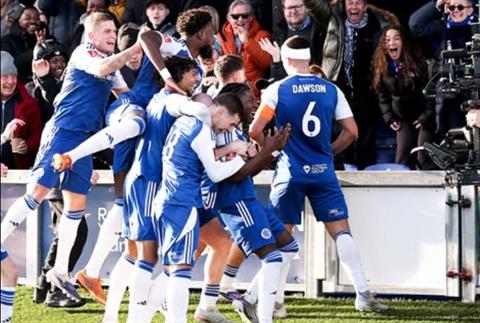 ĐKVĐ FA Cup, Crystal Palace bị loại bởi đội bóng hạng 6