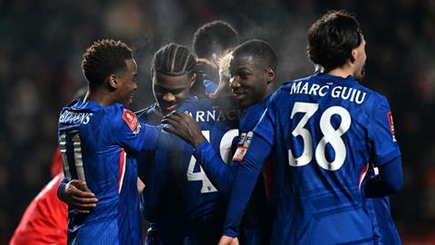 Hato tiết lộ những yêu cầu của HLV Rosenior ở trận thắng Charlton