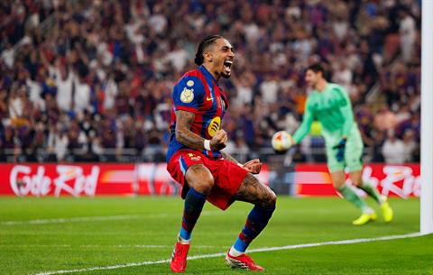 Hansi Flick ngưỡng mộ một điều ở Raphinha