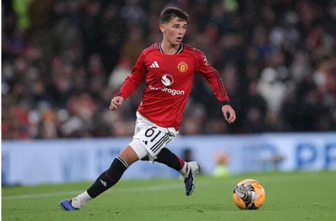 Sao trẻ MU được so sánh với Phil Foden