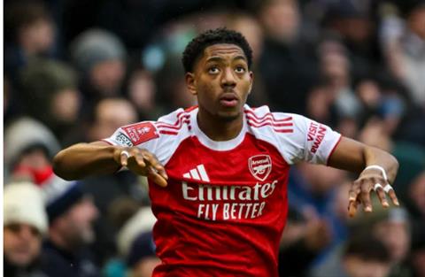 Arsenal nhận lời cảnh báo về việc sử dụng Myles Lewis-Skelly trước Chelsea