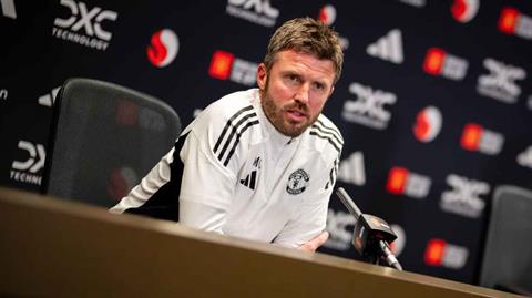Michael Carrick để ngỏ khả năng gắn bó lâu dài với Man United