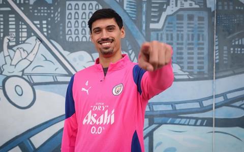 Tijjani Reijnders: Từ nhân viên siêu thị đến ngôi sao tuyến giữa của Man City