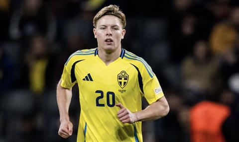 Tiểu sử cầu thủ Nils Zatterstrom là trung vệ của CLB Genoa