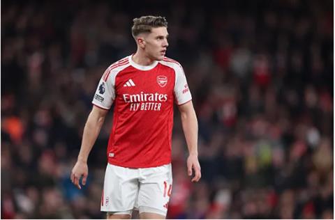 Patrick Vieira lo lắng về phong độ của Viktor Gyokeres