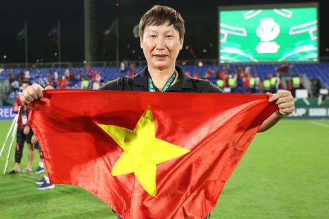 HLV Kim Sang Sik sẵn sàng đối đầu với ĐT Hàn Quốc