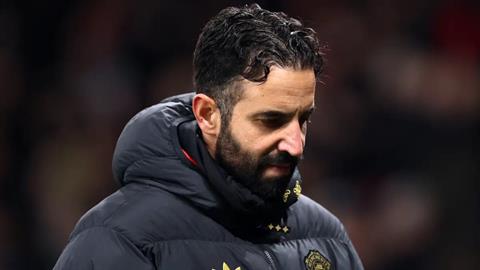 Shearer công kích Amorim: “Sự kiêu ngạo đã khiến ông ta trả giá”