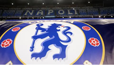 Cổ động viên Chelsea nhập viện trước trận đấu với Napoli