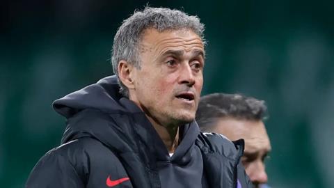 PSG mở đàm phán gia hạn với Luis Enrique, MU gặp trở ngại