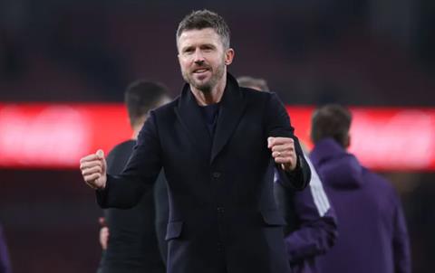 Roy Keane chỉ ra 3 lựa chọn tốt hơn Michael Carrick ở MU