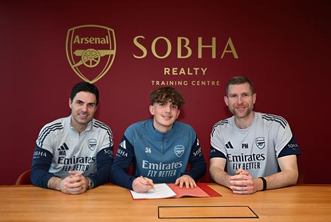 Arteta: Chỉ Messi có màn trình diễn ở tuổi 15 hơn Max Dowman