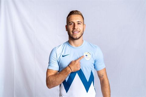 Tiểu sử tiền vệ Sandi Lovric