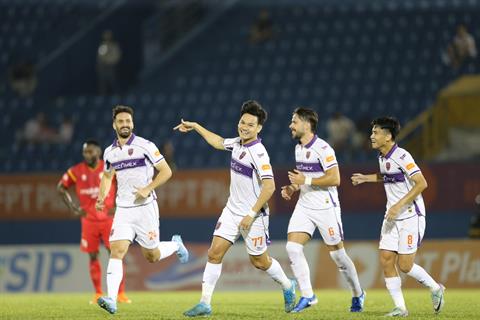 Hậu vệ Hồ Tấn Tài chính thức rời 'con tàu đắm' Becamex TPHCM