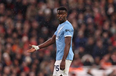 Marc Guehi mâu thuẫn HLV trước ngày rời Crystal Palace