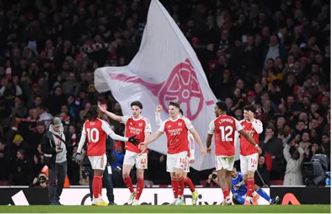 Man City đánh bại Liverpool tốt cho Arsenal