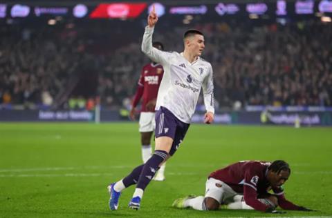 Owen Hargreaves khuyên Michael Carrick tiếp tục để Sesko dự bị