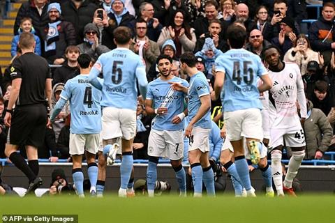 Trực tiếp Man City 1-0 Salford (H2): Bàn mở tỷ số từ phản lưới