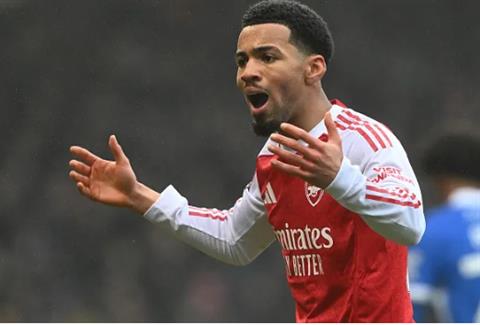 Arsenal bảo vệ quyết định liên quan đến Ethan Nwaneri