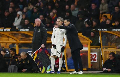 Micah Richards đặt câu hỏi về phong độ của Alejandro Garnacho