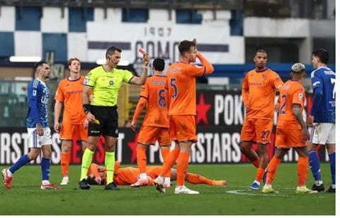 Cesc Fabregas chỉ trích Alvaro Morata sau trận thua Fiorentina