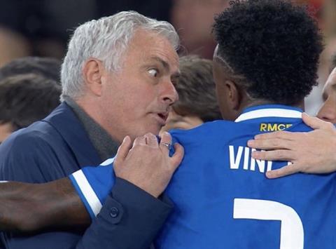 Jose Mourinho nổi điên với Vinicius Junior