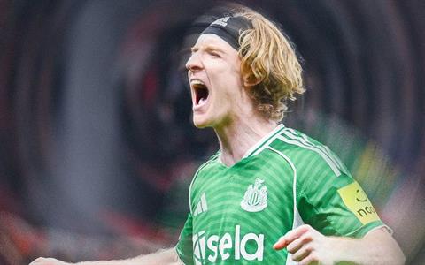 Anthony Gordon đã viết lại các kỷ lục của Champions League trong đêm nay