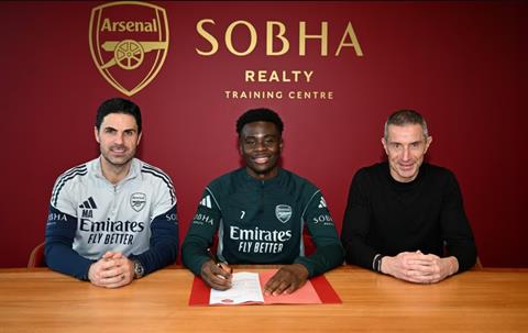 Bukayo Saka ký hợp đồng dài hạn với Arsenal