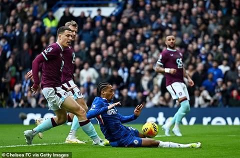 Khó hiểu như Chelsea