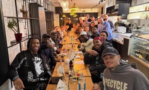 Cả đội Tottenham ăn tối cùng HLV Igor Tudor