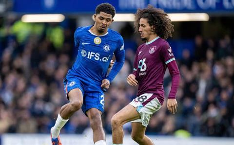 Sao Chelsea và Burnley bị "tấn công" trên mạng xã hội