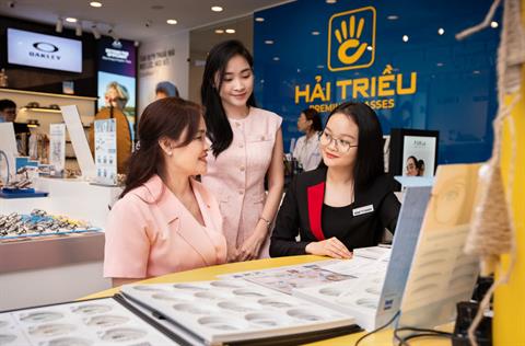 Bảng giá tròng kính chính hãng tại đại lý uỷ quyền Kính Hải Triều