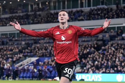 Berbatov đánh giá cao sự tiến bộ của Benjamin Sesko