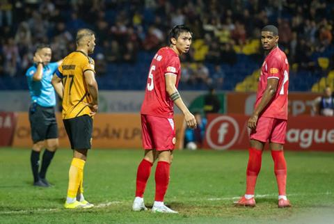 HLV Polking bảo vệ Văn Hậu trước hoài nghi về năng lực