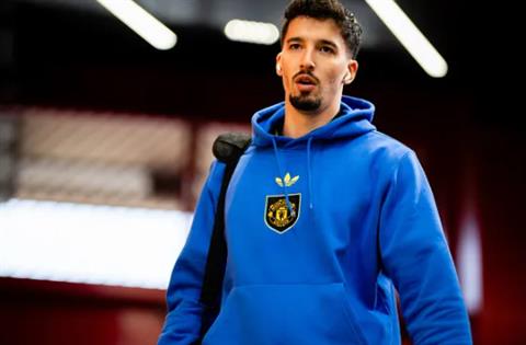 MU đạt thỏa thuận bán Altay Bayindir cho Besiktas