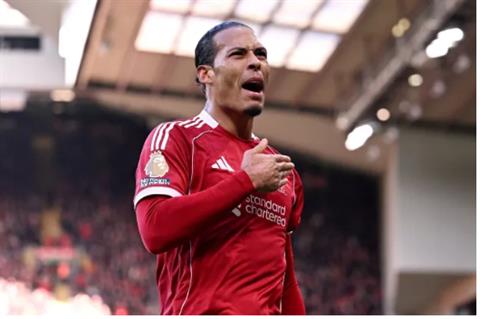 Arne Slot đưa ra nhận định về Arsenal trước thềm trận đấu với Chelsea