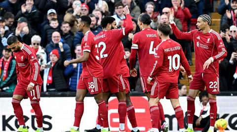 3 trận Premier League tối thứ Bảy xuất hiện tới 19 bàn thắng