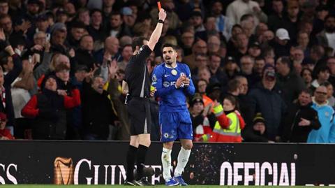 Rosenior thừa nhận phải làm gì đó về vấn đề thẻ đỏ của Chelsea