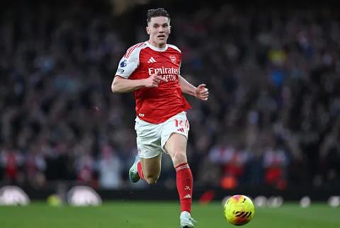 Hàng công Arsenal bị chỉ trích dữ dội