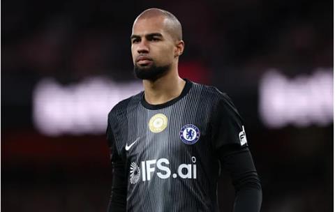 Robert Sanchez bị chỉ trích dữ dội