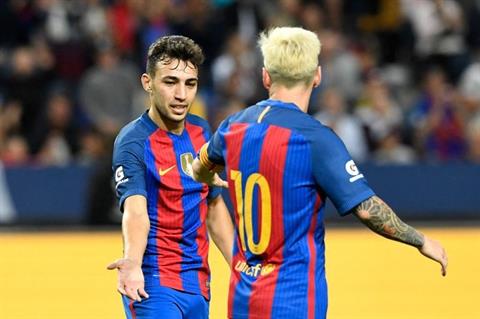 Cựu đồng đội Messi rời đất nước bằng đường bộ