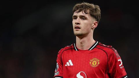 Con trai Fletcher bị treo giò 6 trận vì phát ngôn phản cảm