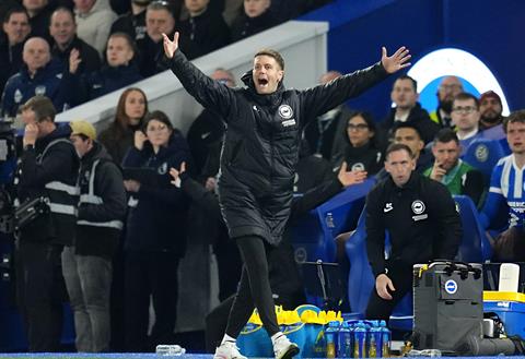 HLV Brighton đòi hỏi EPL mạnh tay với chiêu trò của Arsenal